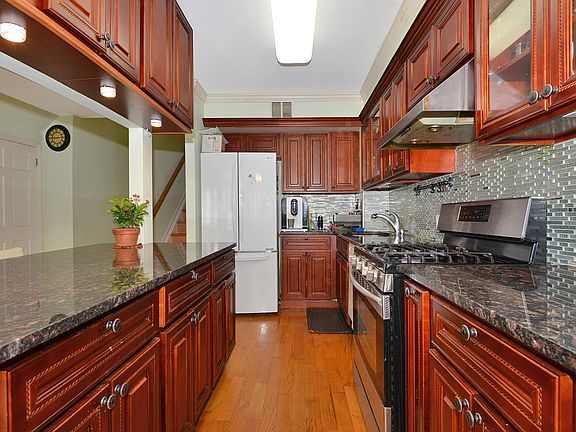 5th image of 120-28 Riviera Ct #26A