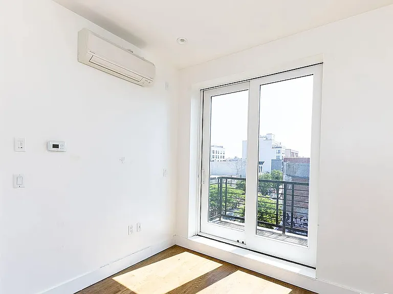162 Central Ave #4 — Photo 5