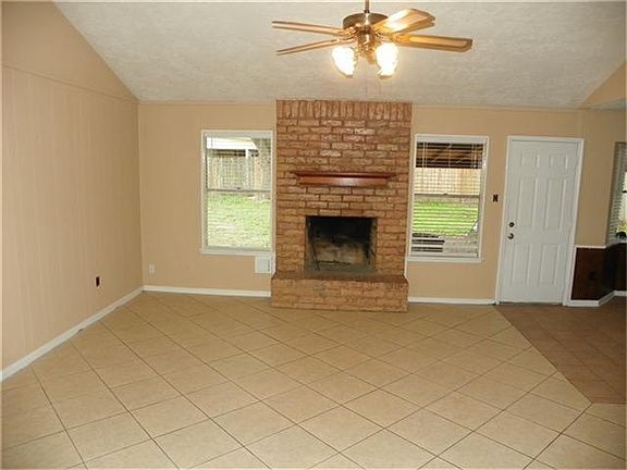 3rd image of 16107 Mendocino Dr
