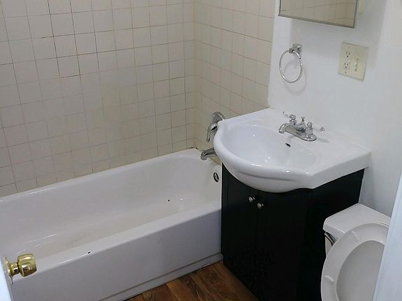 2nd image of 15945 Lexington Ave APT 7