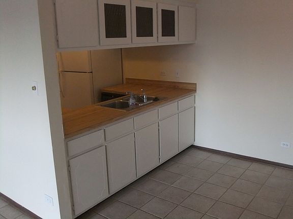 3rd image of 7537 175th St APT 536