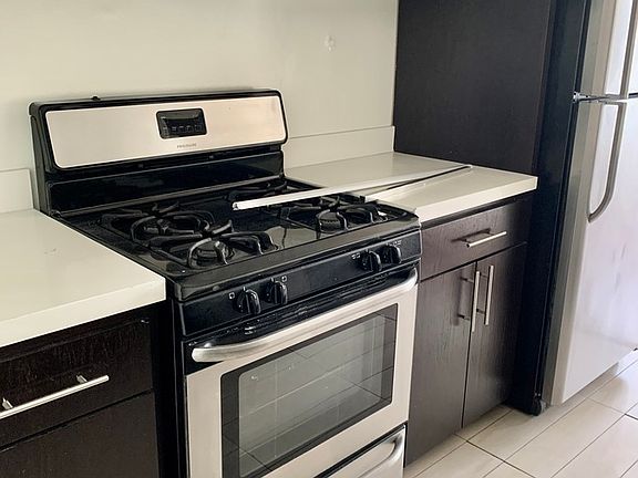 4th image of 1253 N Hayworth Ave APT 205