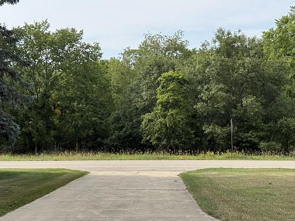 5th image of 985 Sand Rd