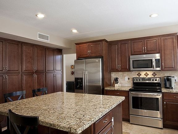 5th image of 185 E La Vieve Ln