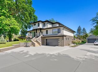 21W485 Terrace Dr, Medinah, IL 60157