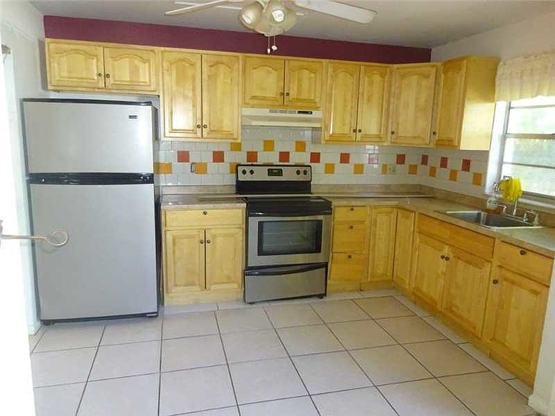 2nd image of 23153 Lyons Rd