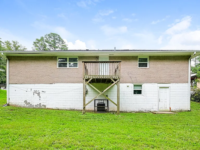 494 Clara Dr — Photo 17