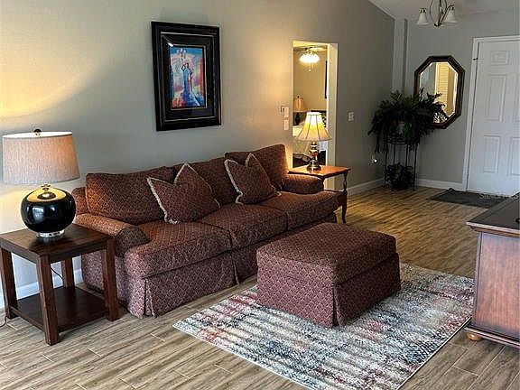 3rd image of 13236 Molitor Ct