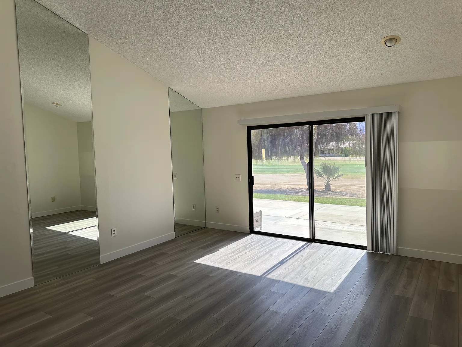 2 bed, 938 sqft, $2,500 — Photo 4