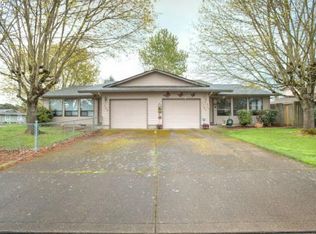 1768 SE Queenborough St, McMinnville, OR 97128