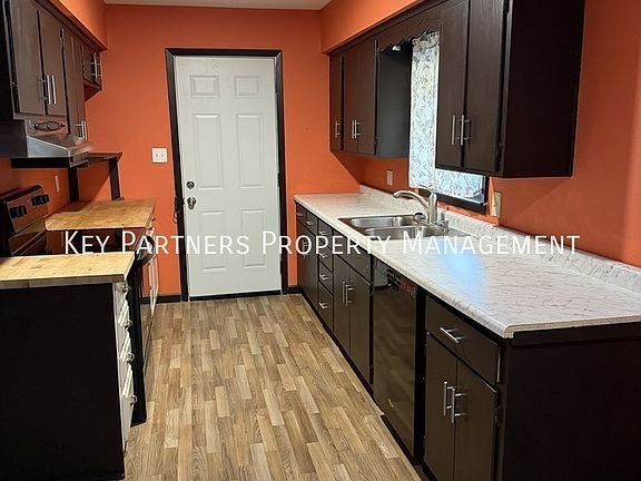 2nd image of 821 S Edgemere Dr
