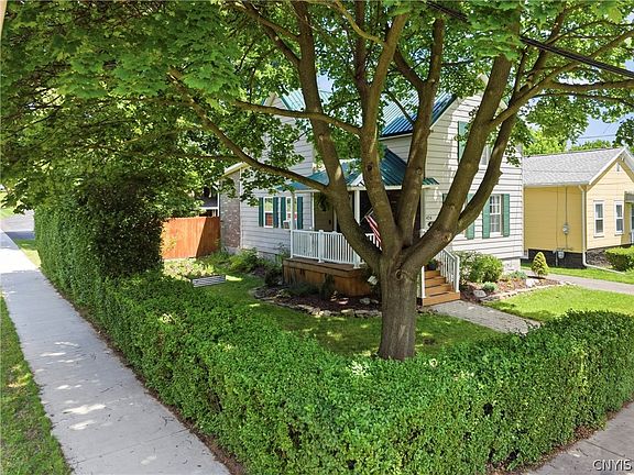 3rd image of 424 Cayuga St