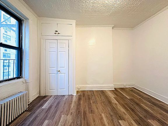 3rd image of 324 E 73rd St APT 5D