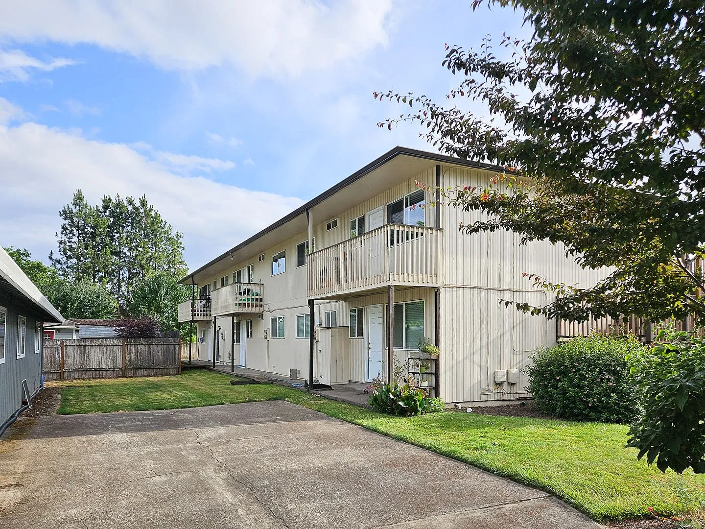 Clayapts271 — Photo 1
