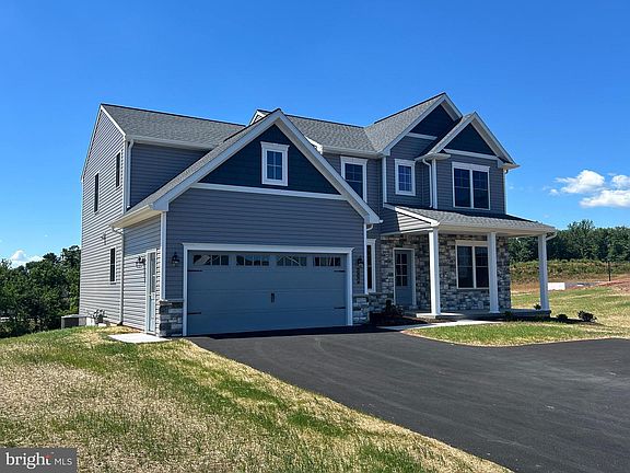 2nd image of 118 Foxglove Dr