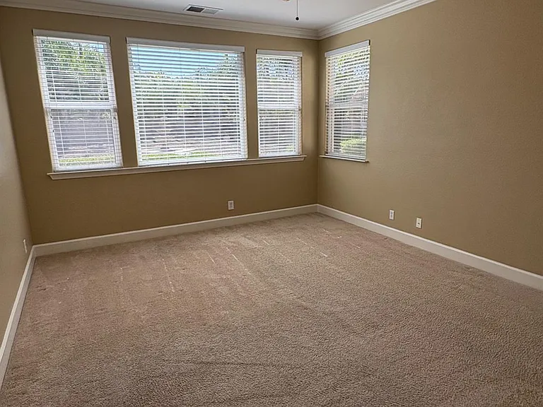 1105 N Perry Ave — Photo 27