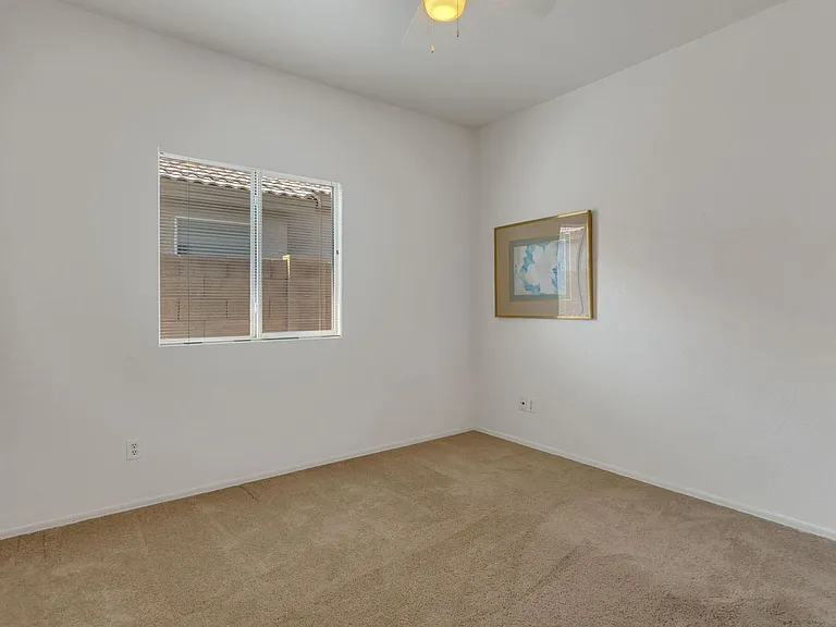 2626 N Ebony — Photo 16