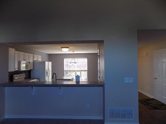 5th image of 1626 Grove Hill Dr