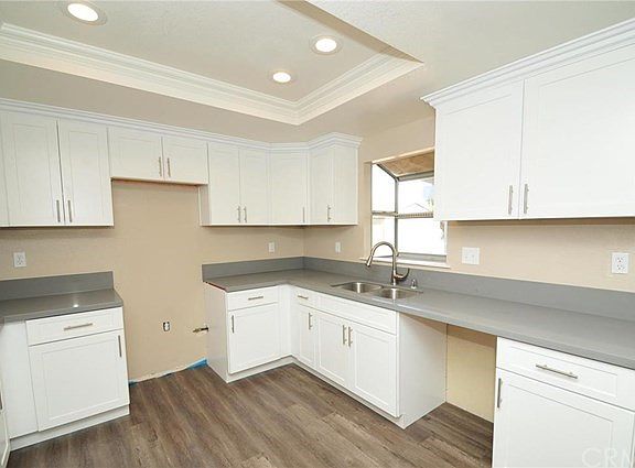 4th image of 17071 Lorene Dr