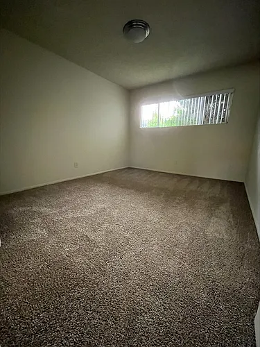 21025 Victor St. Photo 1