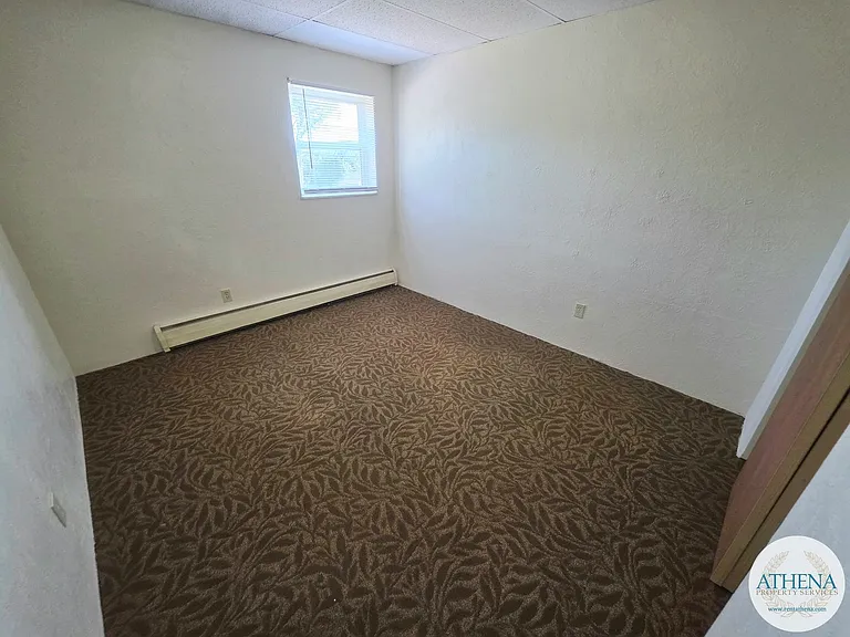 701 Watkins Dr — Photo 15