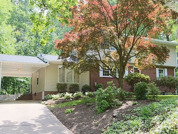 3rd image of 3805 Pineland St
