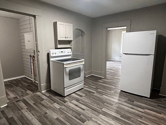 5th image of 114 W Park St