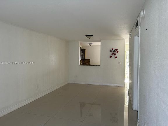 3rd image of 1033 Lenox Ave APT 211