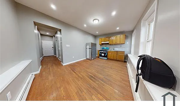 434 Port Richmond Ave #2R — Photo 1
