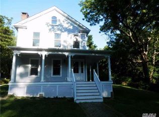 24 Hub Rd, East Setauket, NY 11733