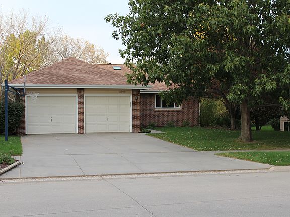 2nd image of 2808 Coronado Dr