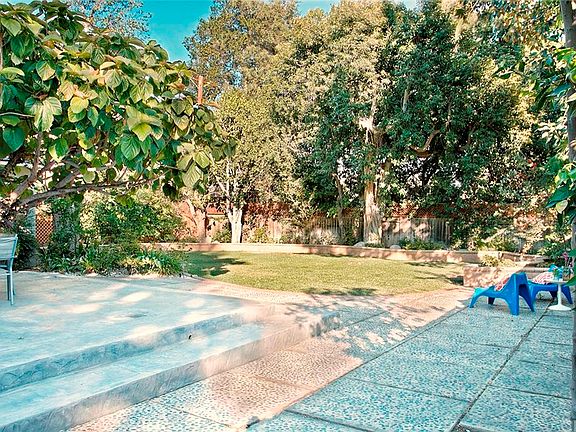 4th image of 5516 Matilija Ave
