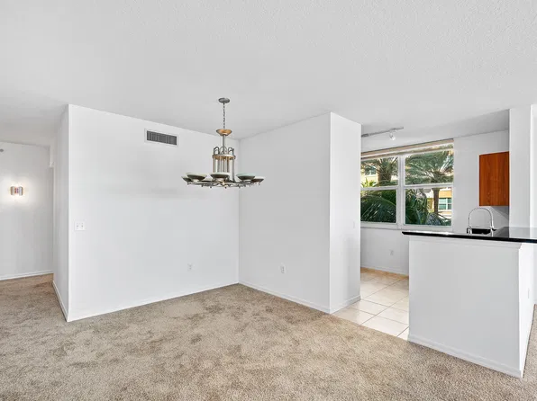 625 Casa Loma Blvd, Boynton Beach, FL