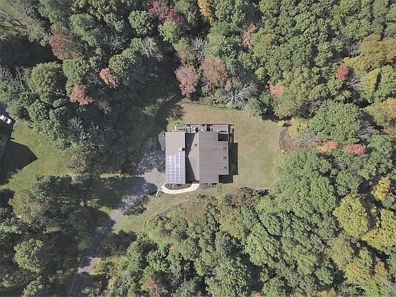 4th image of 705 Bradford St