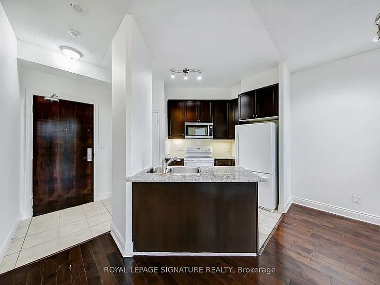 25 Earlington Ave — Photo 10