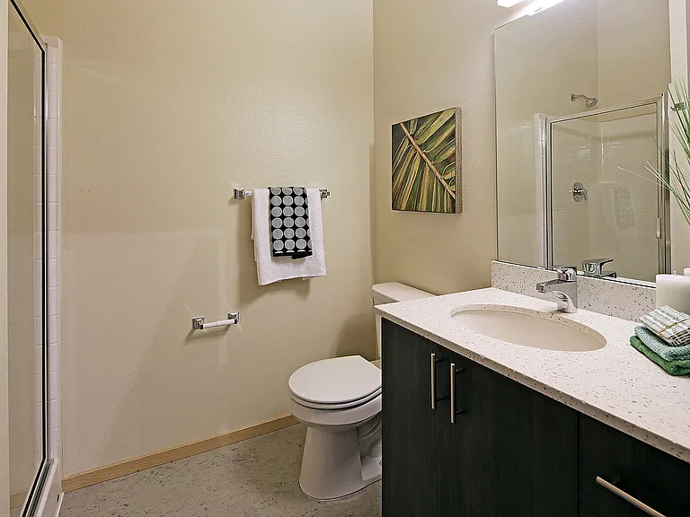 Glendale Apartments — Photo 12