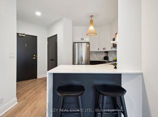 980 Yonge St #301, Toronto, ON M4W 3V8