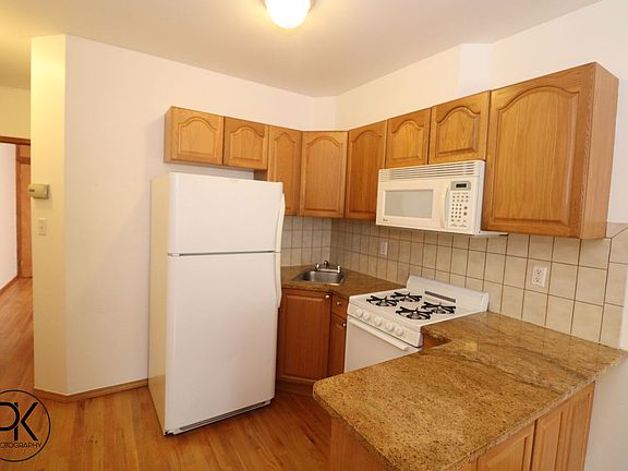 2nd image of 623 Humboldt St APT 2R