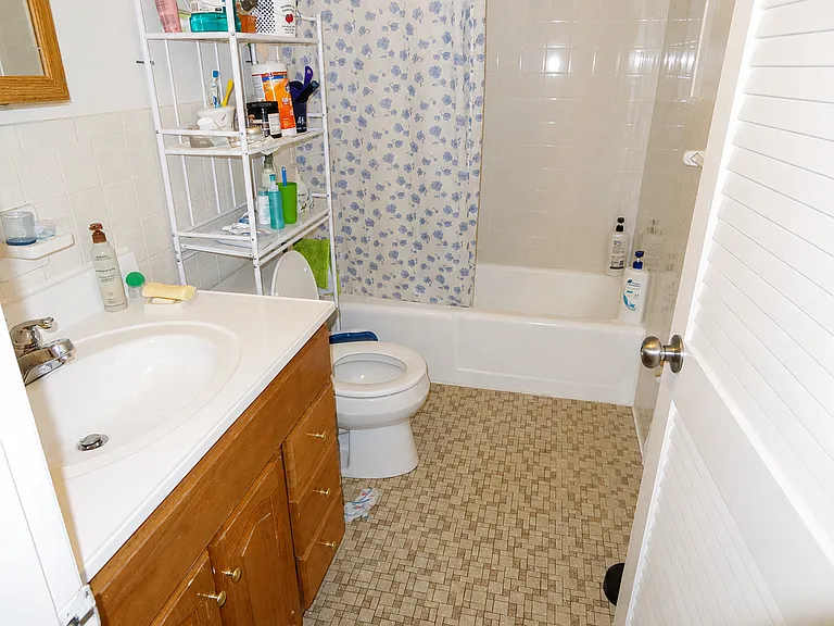 180 Mountain Ave #23 — Photo 5