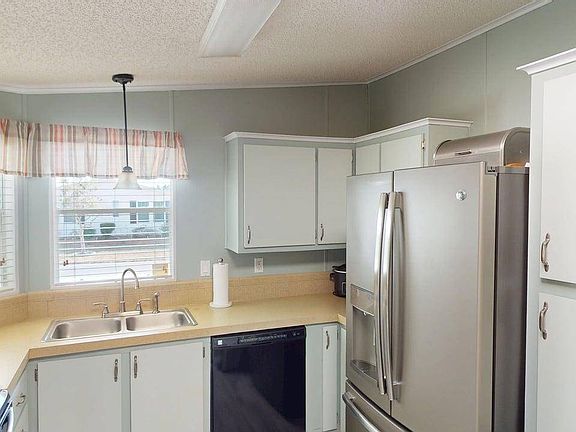 3rd image of 222 Hibiscus Way