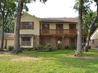 319 Pebblebrook Dr, Seabrook, TX 77586