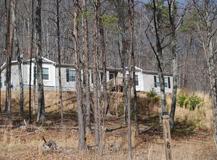 1615 Potters Rd, Vinton, VA 24179