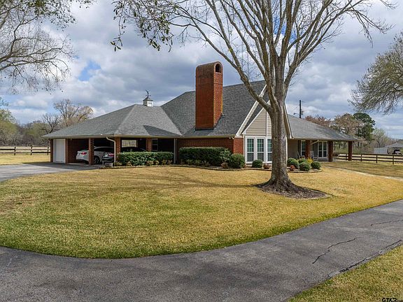 3rd image of 839 Anderson County Rd #320