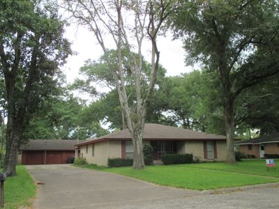 813 N Fowlkes St, Sealy, TX, 77474