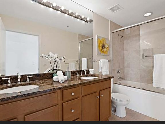 2nd image of 1901 S Calumet Ave Unit 2908