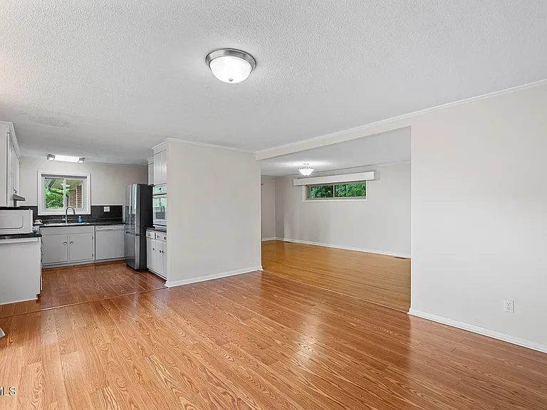1220 Romans Dr — Photo 13