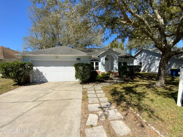 1746 CHANDELIER Circle E, Jacksonville, FL 32225