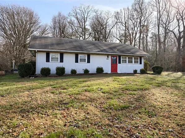 954 Carlton Rd, Wake, VA 23176