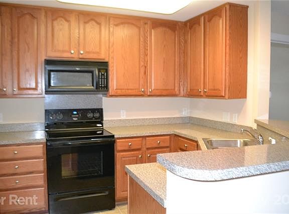 3rd image of 6918 Park Place Dr