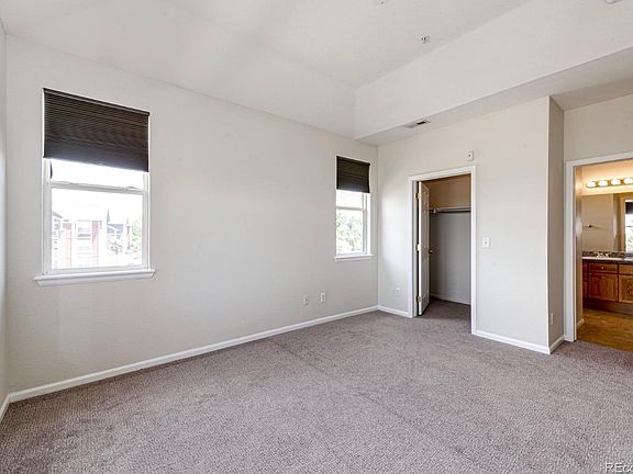 en suite bathroom and walk in closet